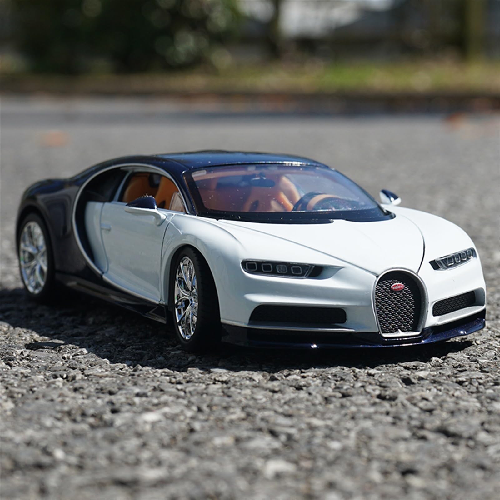 Amazon.co.jp: ミニカー スケールモデルカー 1/24 ブガッティ シロン